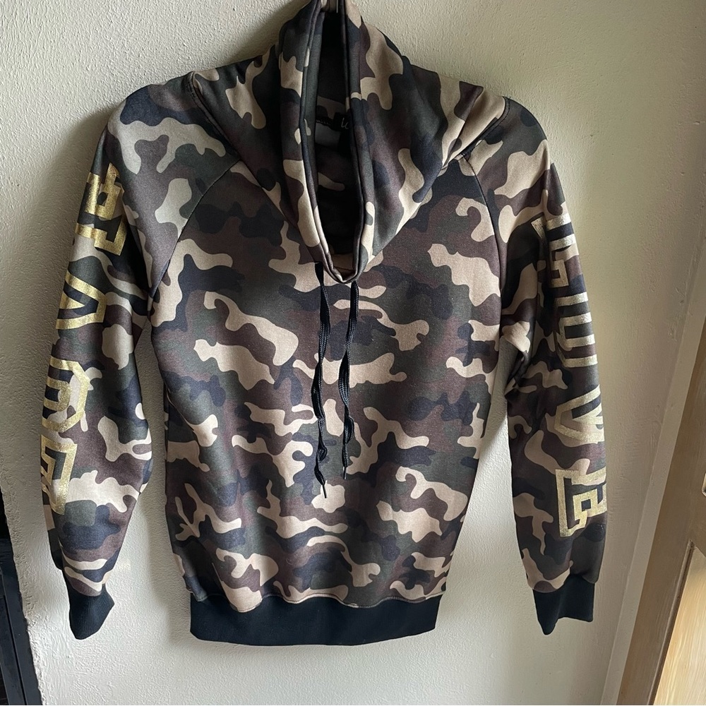 Camouflage Cowl Neck Drawstring Sweatshirt. Gold LOVE Spell-out on Sleeve. M - Picture 12 of 14